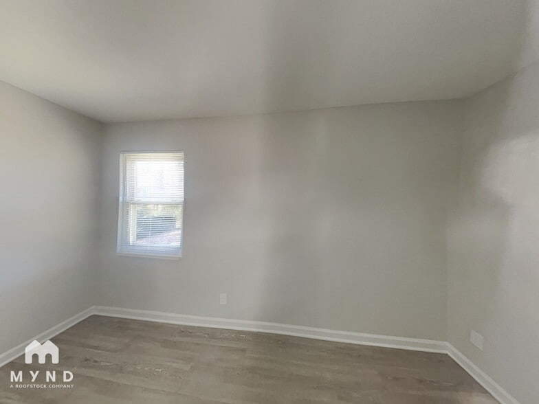 Building Photo - 2417 Dearborn Dr