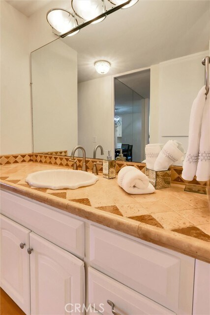 Building Photo - 6542 Ocean Crest Dr