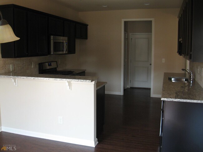 Building Photo - 4955 Ducote Trail