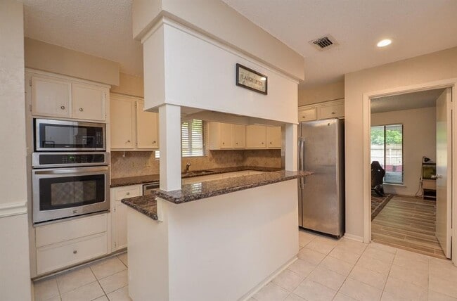 Building Photo - 3514 W Creek Club Dr