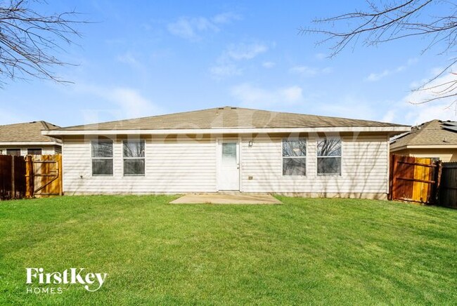 Building Photo - 525 Rosario Ln