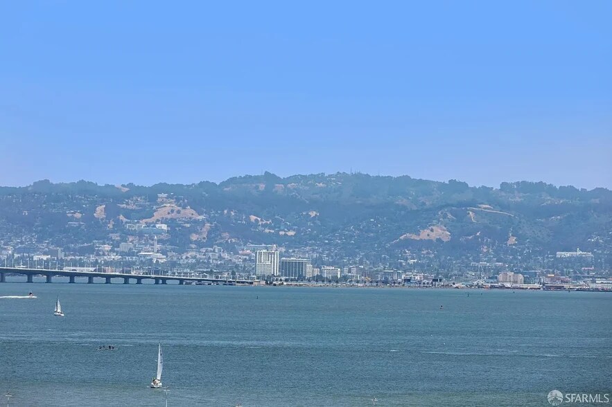 Building Photo - 229 Brannan St