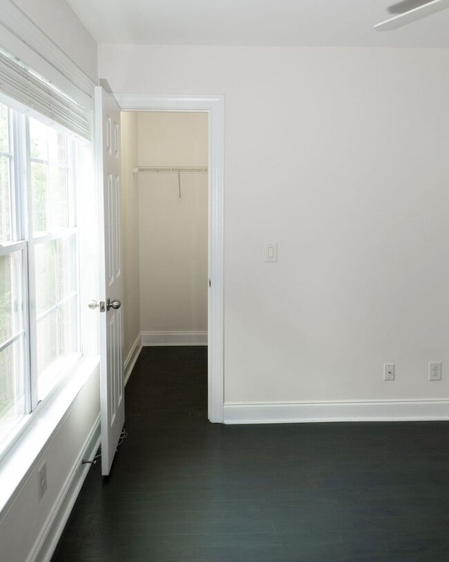 Building Photo - 4988 Wyngate Village Dr