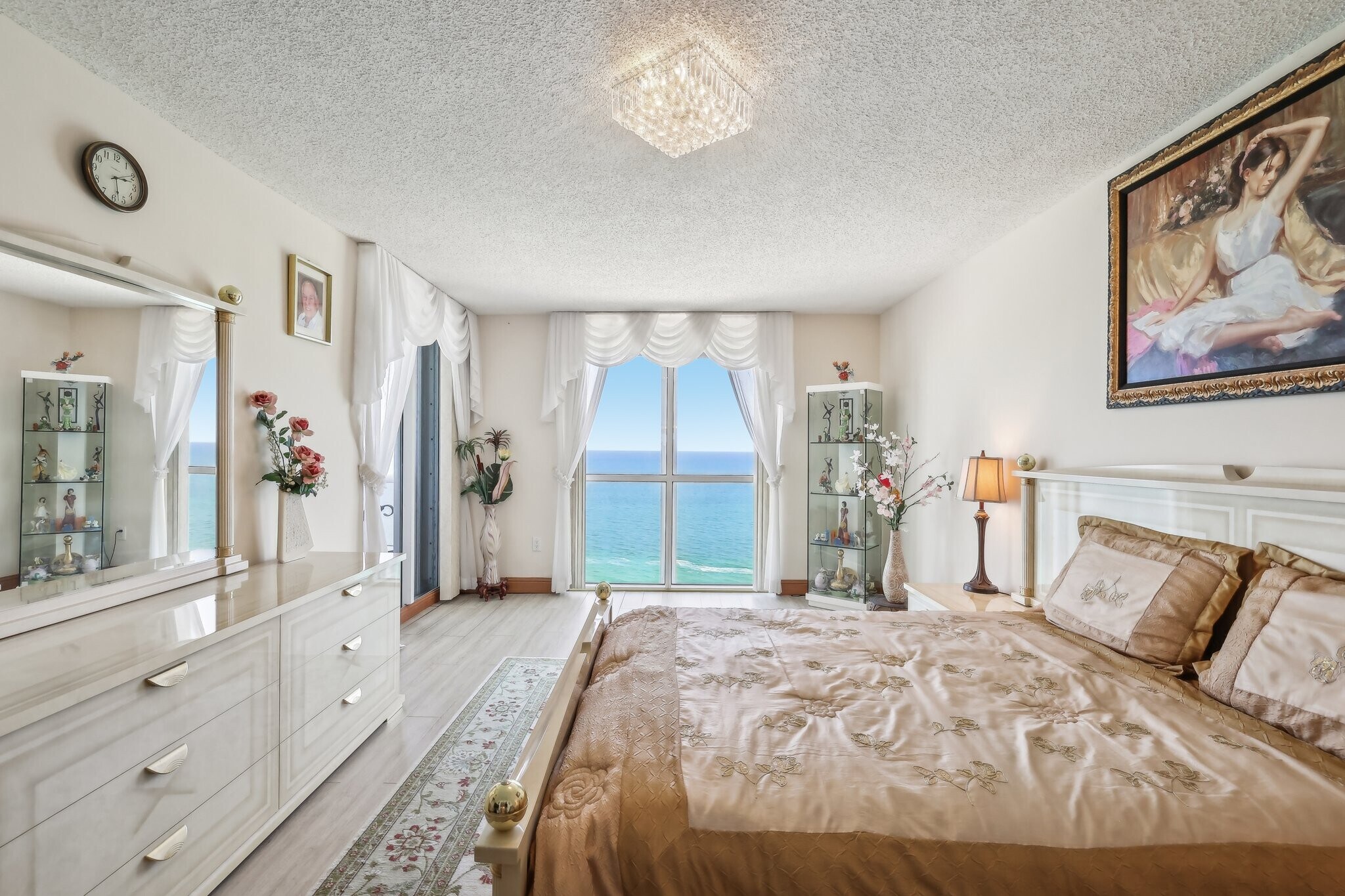 Building Photo - 16711 Collins Ave