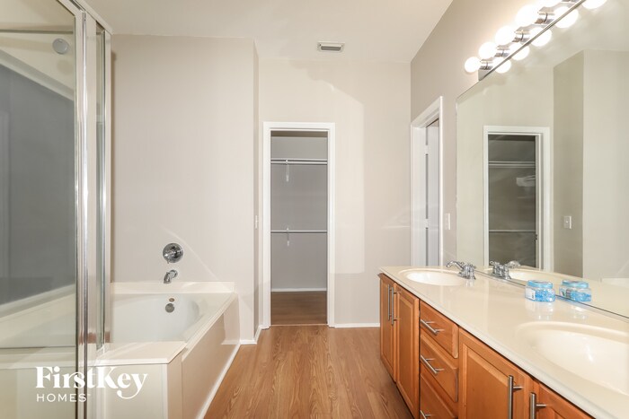 Building Photo - 6723 Dawn Star Dr
