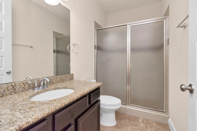 Building Photo - Luxurious House in Sugar Land