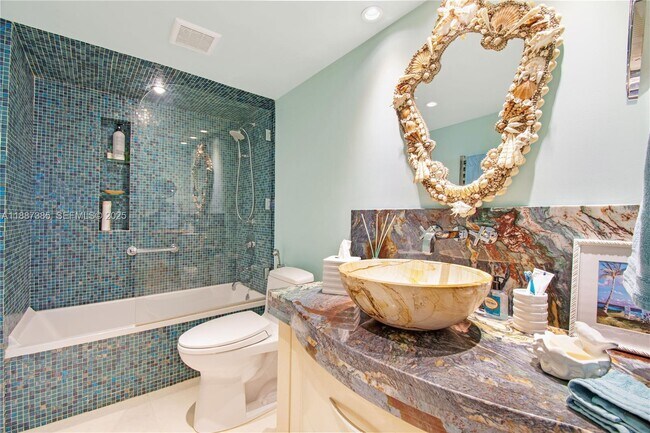 Building Photo - 613 Ocean Dr