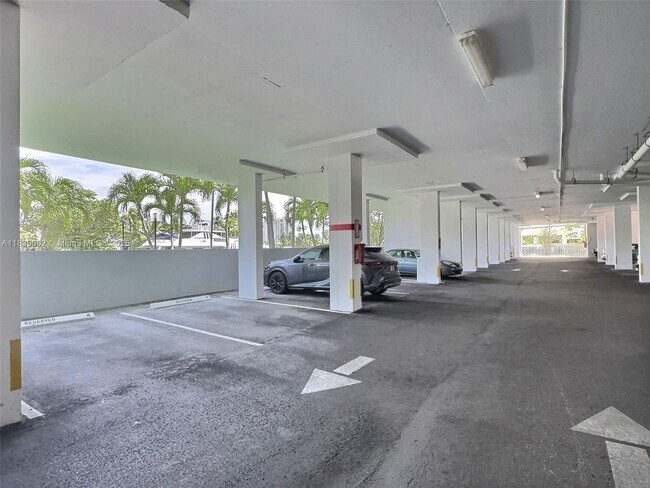 Building Photo - 137 Golden Isles Dr