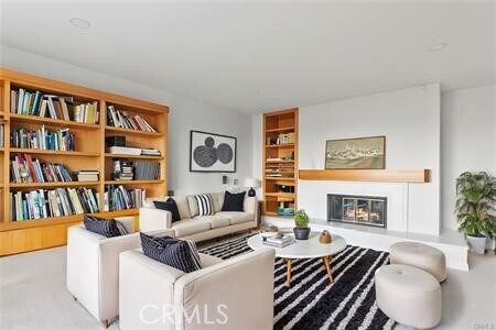 Building Photo - 5 Argo