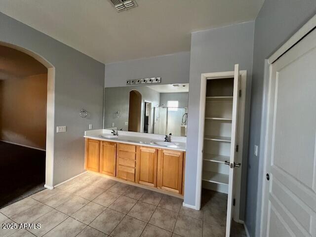 Building Photo - 10618 W Lone Cactus Dr