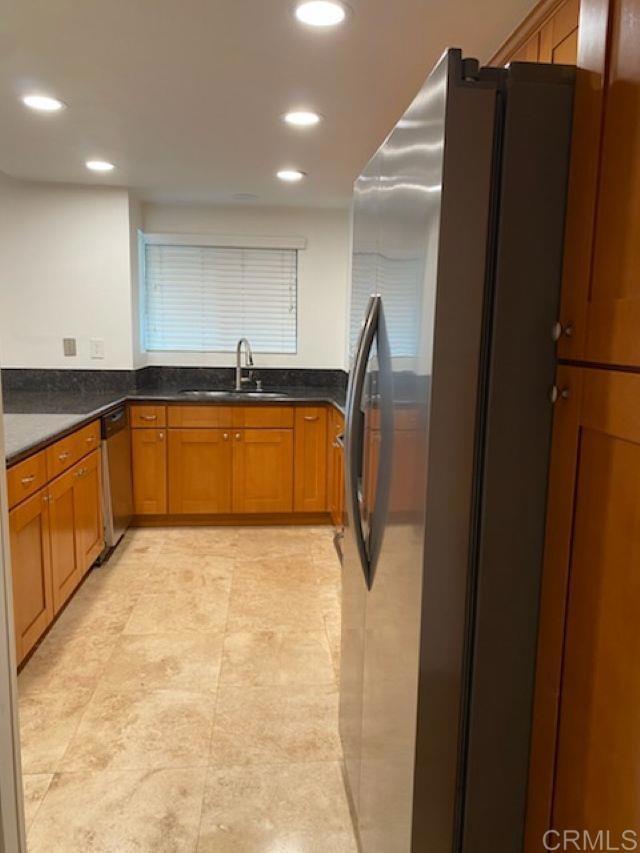 Building Photo - 546 Via De La Valle