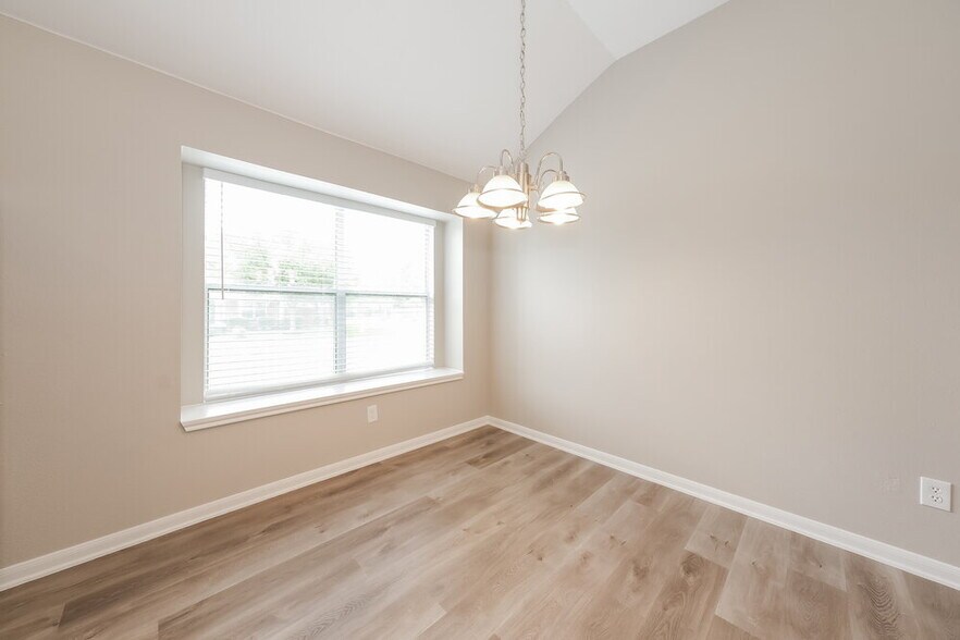 Building Photo - 200 N Crossing Trail