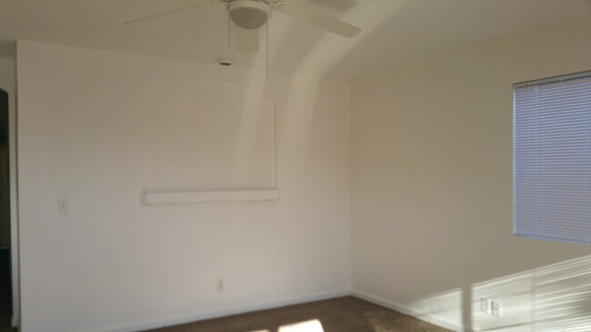 Building Photo - Alfreda Duplex