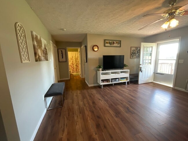 Building Photo - Furnished Home - White Pine, Tennessee