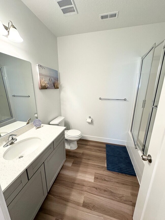 Building Photo - 3 Bed/2 Bathroom house in Saratoga Springs