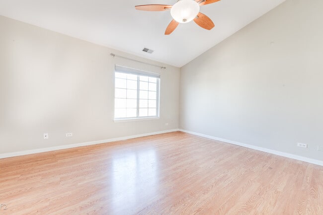 Building Photo - 3377 Ravinia Cir