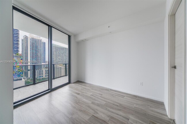 Building Photo - 801 S Miami Ave
