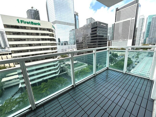 Building Photo - 951 Brickell Ave