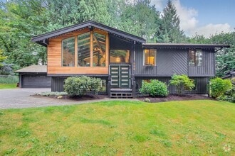 Building Photo - Stunning Home in Lake Stevens