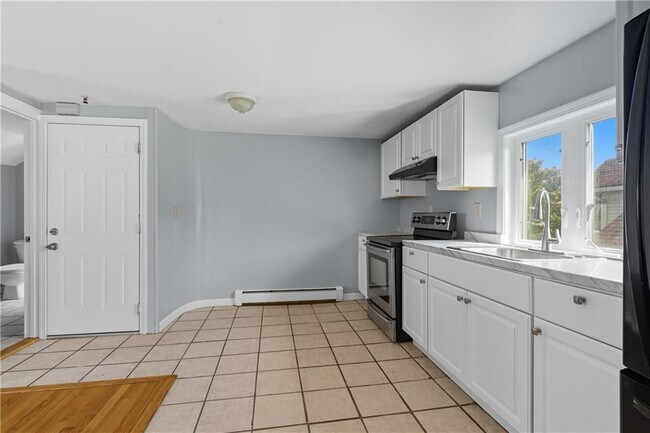 Building Photo - 555 Branch Ave