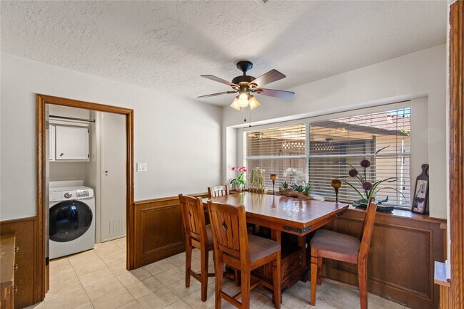 Building Photo - 11818 Laneview Dr