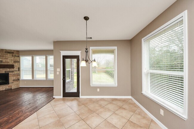 Building Photo - 18006 E Williams Bend Dr