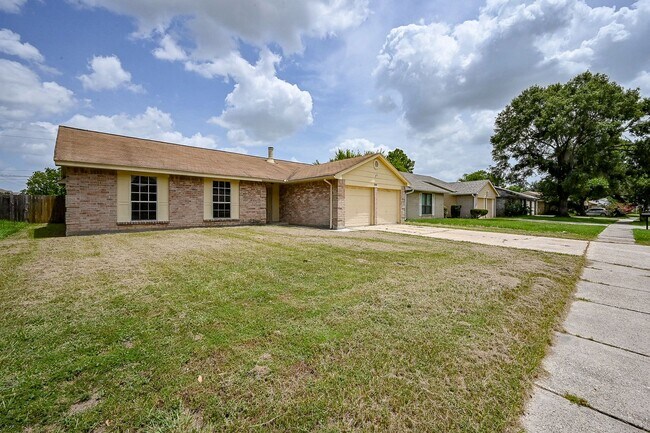 Building Photo - Nice 4 bd Rm Single Family Home