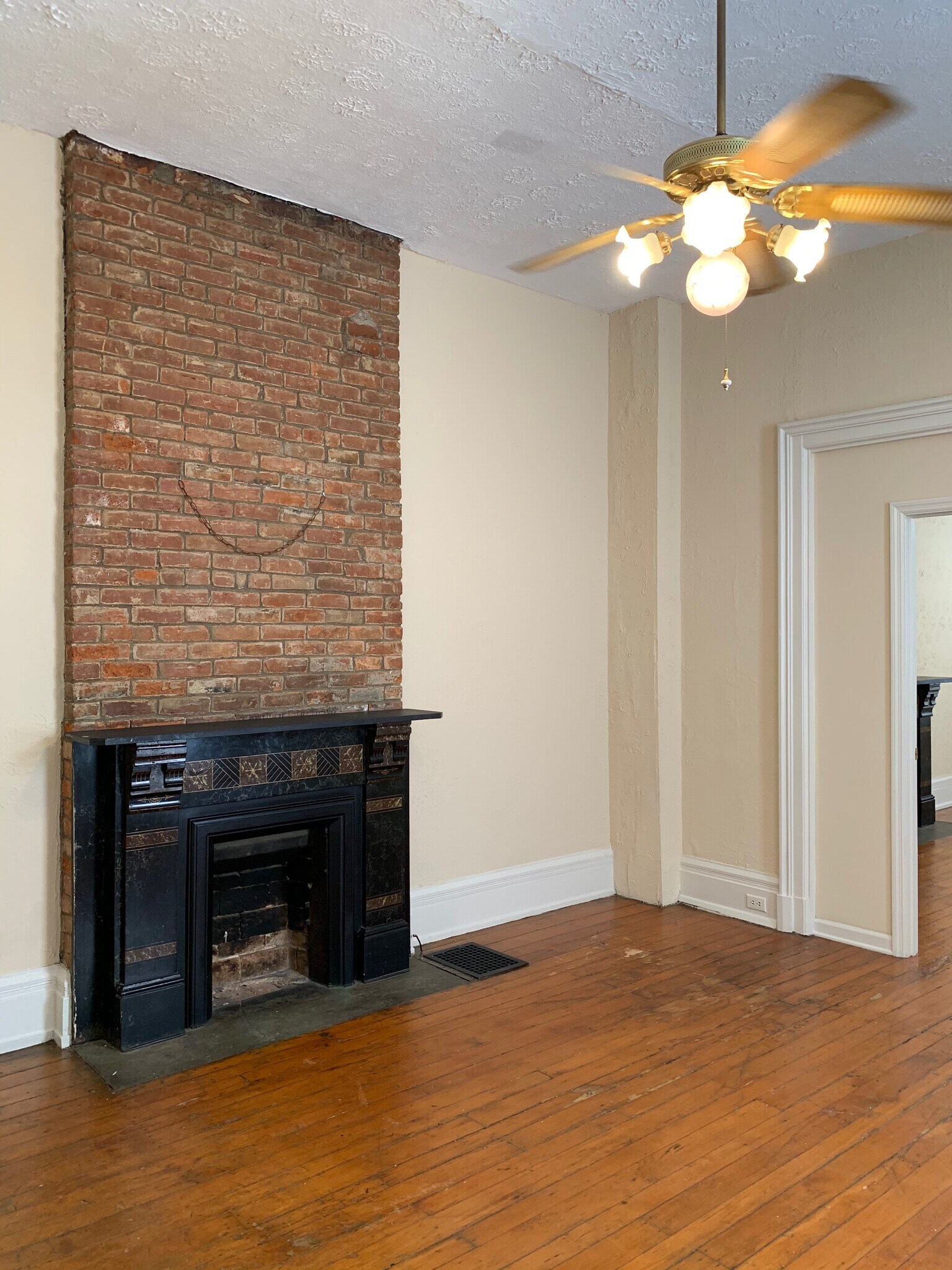 Building Photo - 2435 Ohio Ave