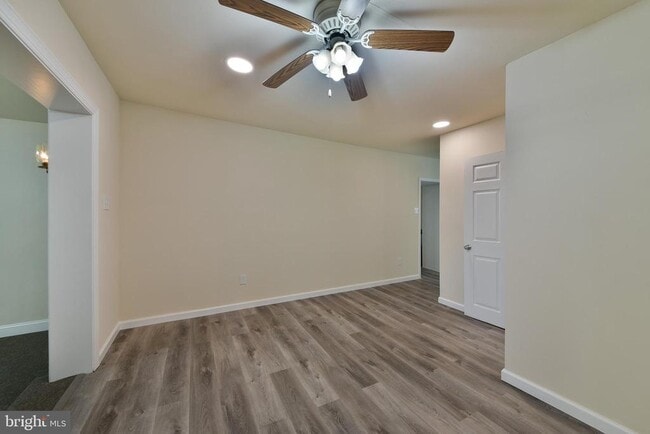 Building Photo - 422 Willow Grove Ave