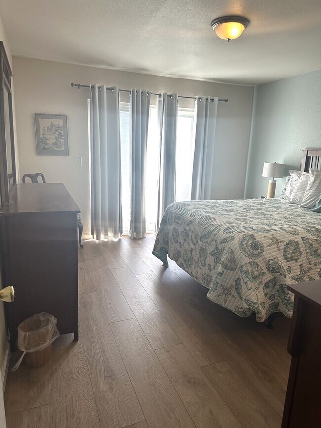 Building Photo - 2525 Solano Rd