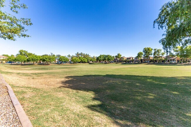 Building Photo - 7742 W Palm Ln