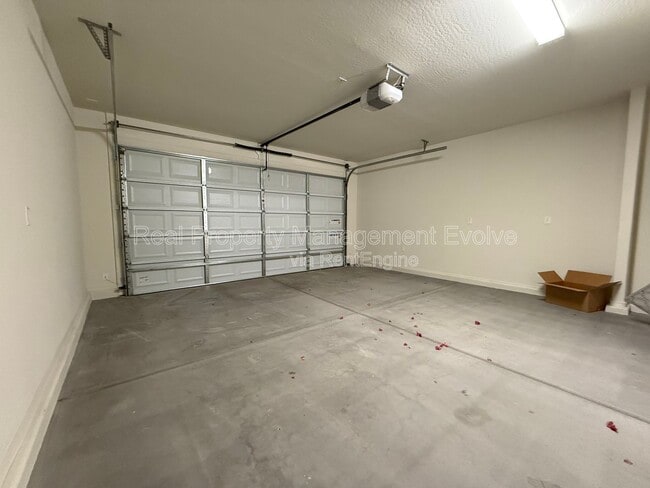 Building Photo - 8755 W Solano Dr