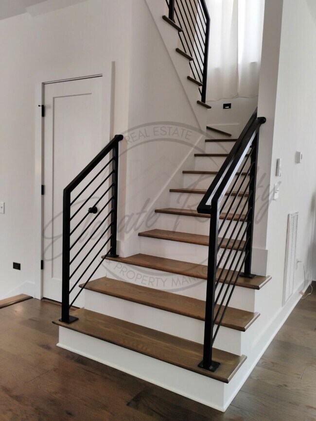 Building Photo - ON SPECIAL! THIS PROPERTY HAS 1/2 OFF THE ...
