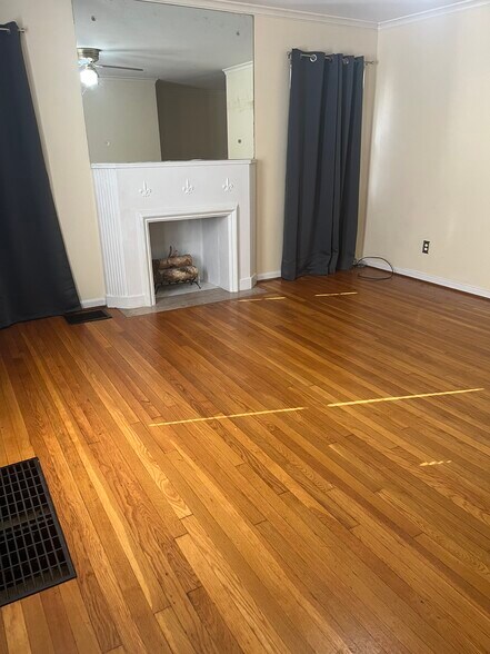 Building Photo - 1133 S Cassingham Rd