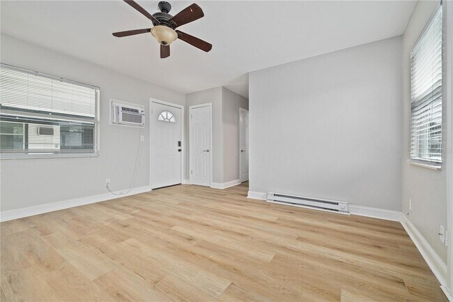 Building Photo - 917 30th Ave N
