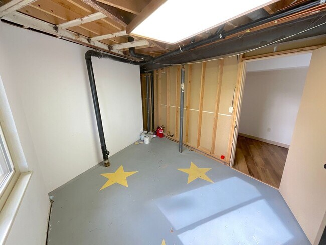 Building Photo - 5 Bedroom Home, 4.61 Acres, Available Near W Woodmen Rd & Westwood Rd!