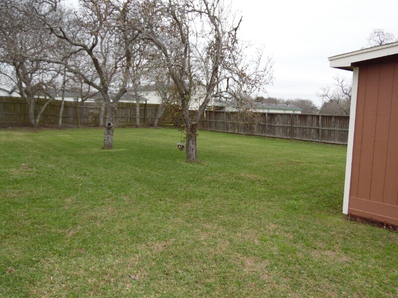 Building Photo - 118 Robinson Rd