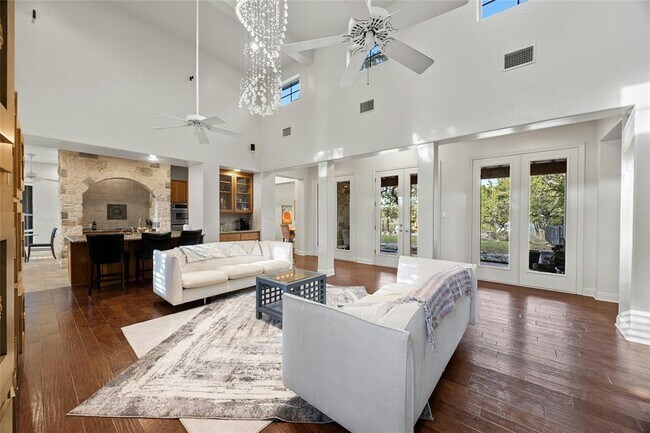 Building Photo - 18500 Lakehead Cir