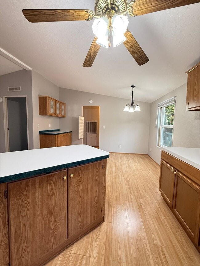 Building Photo - Beautifully Updated 3-Bed, 2-Bath Home wit...