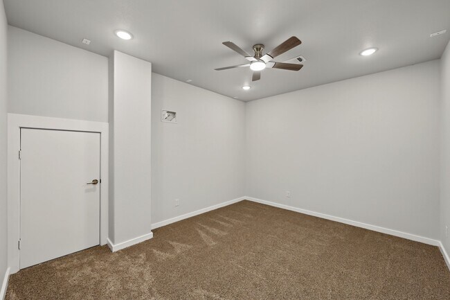 Building Photo - 117 Sun City Ln