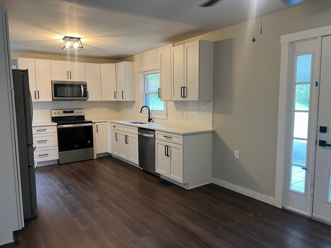 Building Photo - Beautiful one level home in JC!
