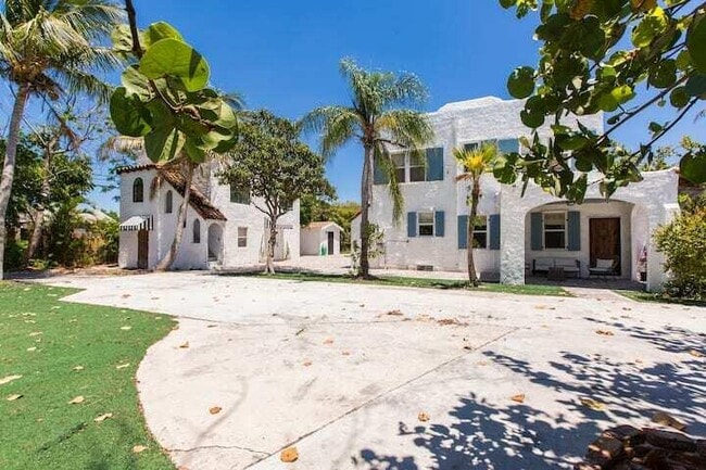 Building Photo - 717 Forest Hill Blvd