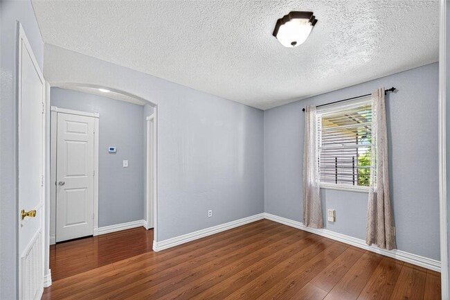 Building Photo - 5012 Ratama St