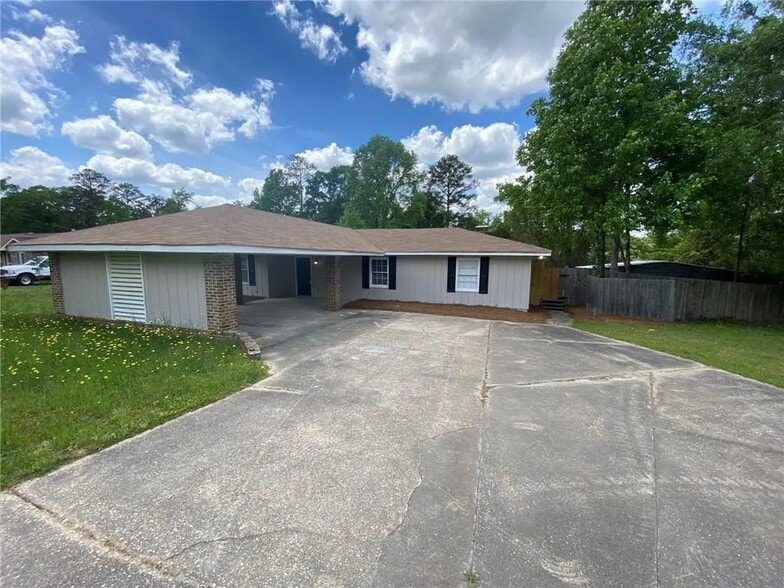 Primary Photo - 32 Woodland Dr