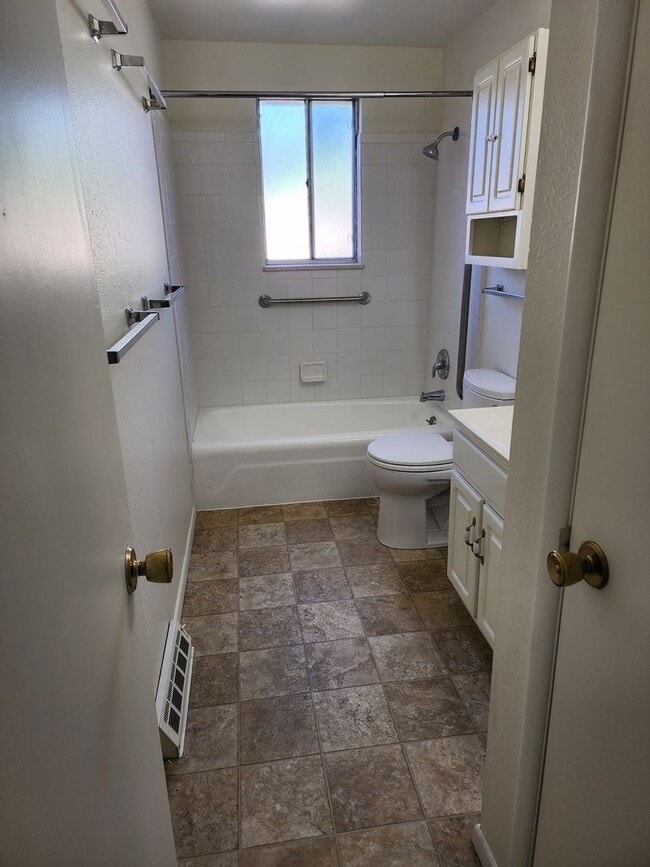 Building Photo - 2 Bedroom Home in Longmont