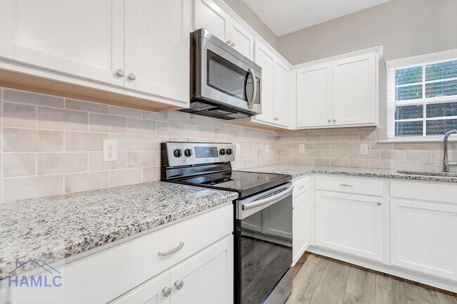Building Photo - 12 Trask Cir