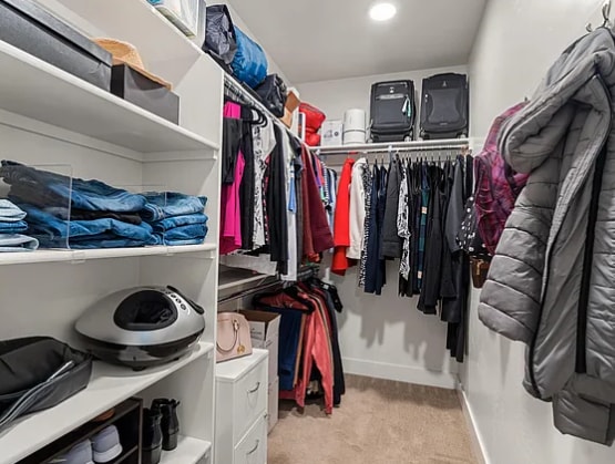 Building Photo - 3952 Arizona Dr