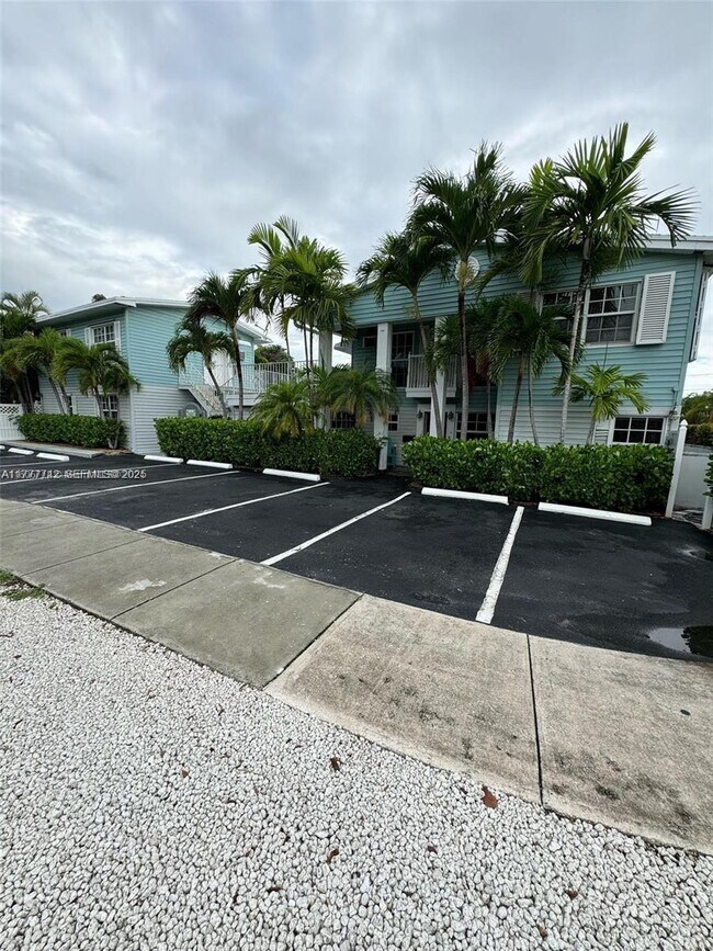 Building Photo - 65 NE 24th St