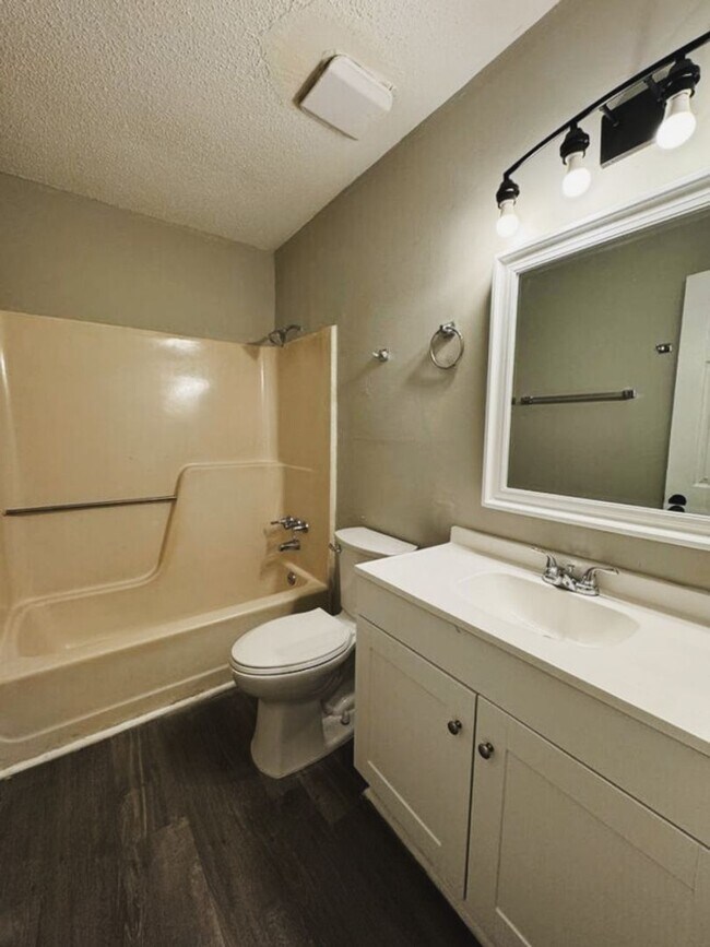 Building Photo - ON SPECIAL: 1/2 off 1st Months Rent and 1/...