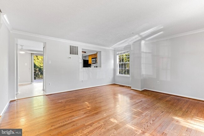 Building Photo - 1232 Quaker Ridge Dr